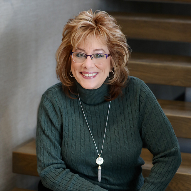 Photograph of Baird & Warner agent Cheryl Bellavia