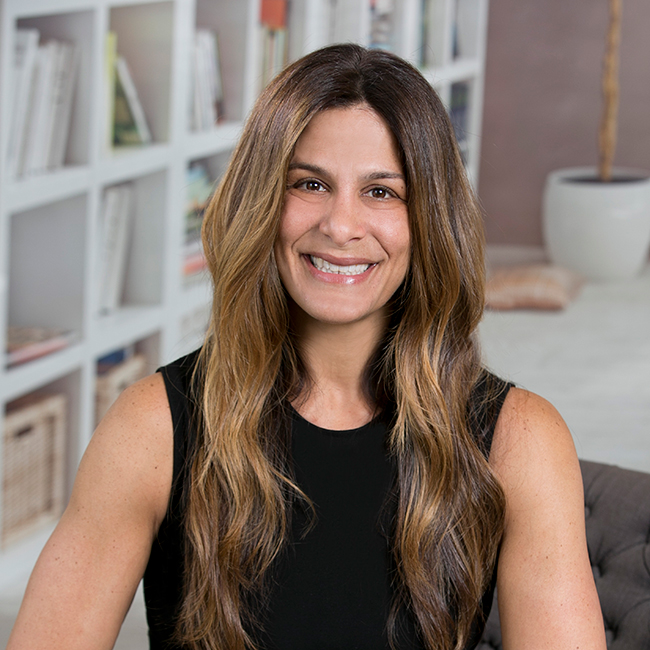 Photograph of Baird & Warner agent Lori Giannini-Amelio