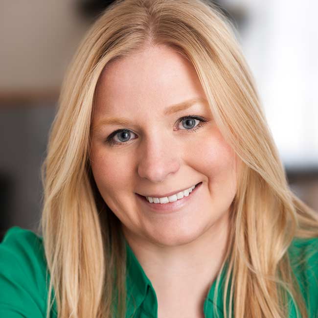 Photograph of Baird & Warner agent Natalie Madurzak
