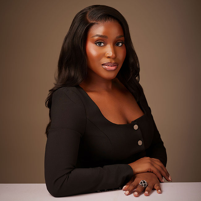 Photograph of Baird & Warner agent Victoria Ogunnubi